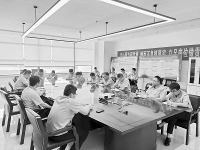           风电所组织员工开展学习教育，加强青年思想引导。图片由太原重工技术中心风力发电设备设计研究所提供        