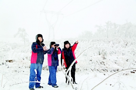 <br>          国网晋城供电公司员工对“煤改电”台区进行检查测温<br><br>        