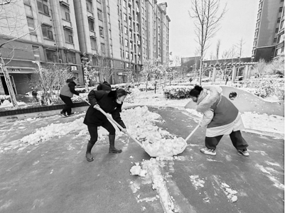 <br>          运城青年除冰雪保畅通，走访慰问关怀群众。 本版图片均由团运城市委提供<br><br>        