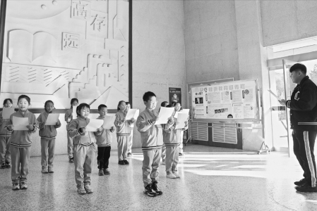 <br>          太原市小店区实验小学开展清廉思政课教学展示活动 图片由太原市纪委监委提供<br><br>        