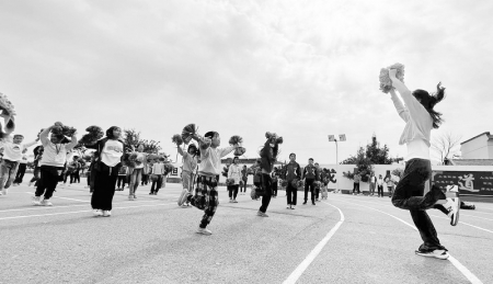 <br>          大同市青联委员与党同心、与时代同行，在助推全市全方位高质量发展上再立新功。<br><br>        