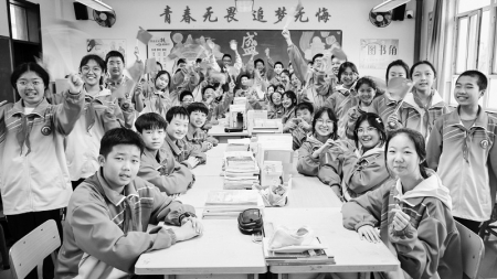 <br>          利用重要时间节点，开展各种线上线下主题活动，覆盖青少年22万余人次。<br><br>        