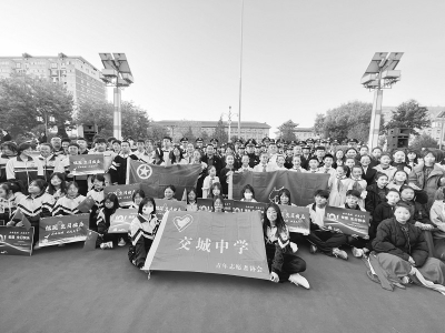 <br>          倾听青年呼声，努力为青年办实事。本版图片均由共青团交城县委提供<br><br>        