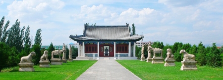 <br>          栗毓美墓<br><br>        