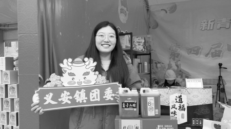 <br>          晋中青年变身主播带货 图片由团晋中市委提供<br><br>        