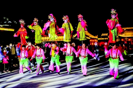 <br>          体验传统民俗 图片由晋中祁县乔家大院文化园区提供<br><br>        