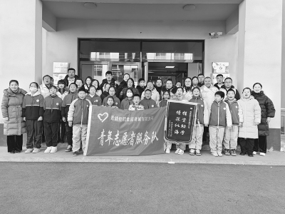 <br>          精心关爱、精准帮扶。 通讯员 郎科 摄<br><br>        