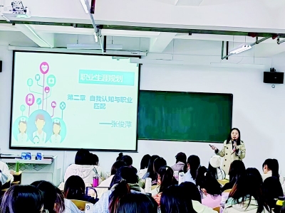 <br>          以主人翁的责任感为学校的未来努力打拼 图片由受访者提供<br><br>        