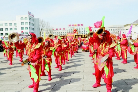 <br>          文艺汇演活动丰富多彩，各有特色。 图片由轩岗煤电公司提供<br><br>        