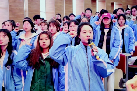           让青春在奉献中绽放 图片由山西应用科技学院团委提供        