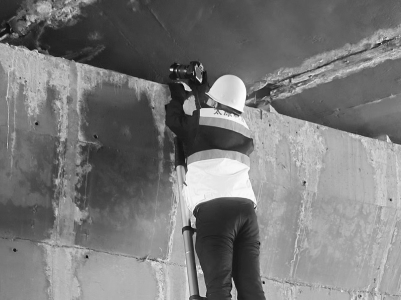 <br>          定期检测，将隐患扼杀在萌芽状态。 图片由太原市城乡管理局提供<br><br>        