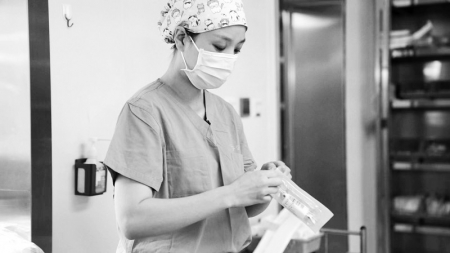 <br>          运城市中心医院心内导管室主管护师崔萌心怀仁爱 图片由运城市中心医院提供<br><br>        