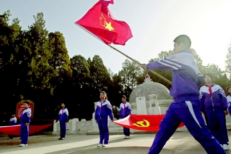 <br>          山西少先队引导少先队员从小学先锋、长大做先锋。本版图片均由省少工委提供<br><br>        