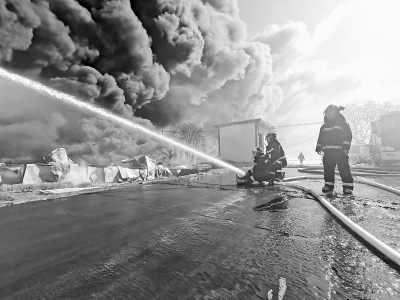 <br>          让“火焰蓝”永远闪耀在群众最需要的地方 图片由团省委青年发展部提供<br><br>        