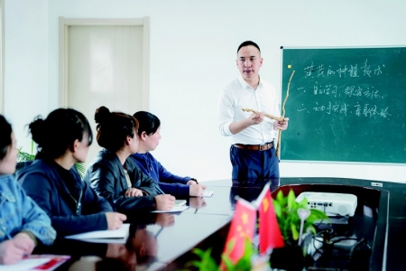 <br>          发展数字经济，助力乡村振兴。 图片由受访者提供<br><br>        