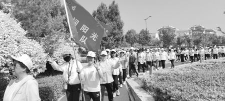           大家齐步并进，共享健康生活。 图片由太原市晋源区融媒体中心提供        