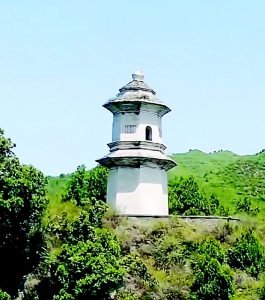           科容白塔        