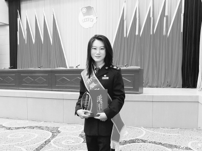 <br>          杨淇然积极向党组织靠拢，夯实政治思想基础。 图片由受访者提供<br><br>        