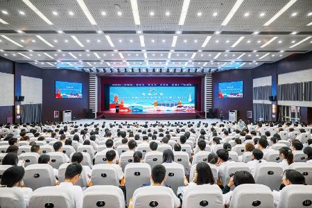           2024年暑期大学生来晋实习实训启动仪式暨岗前教育培训会在太原举行 本组摄影 本报记者 胡远嘉        