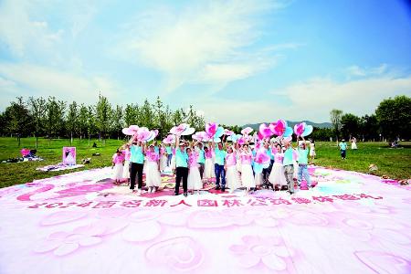           公益集体婚礼唱响新时代移风易俗的“最强音” 本组图片均由太原市晋源区融媒体中心提供        