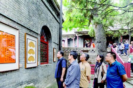           此次展览展出书法作品和绘画作品两大类 图片由太原市太山博物馆提供        