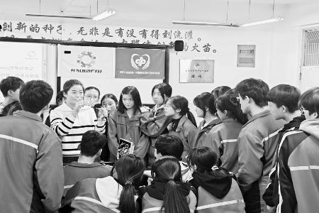           学生在公开课中体会晋商精神内涵 图片由团太原市晋源区委提供        