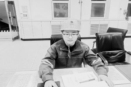           扎根一线，苦学实干。 图片由国网山西省电力公司忻州供电公司提供        