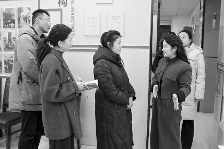           调研运城市临猗县“两企三新”领域工作 图片由团临猗县委提供        