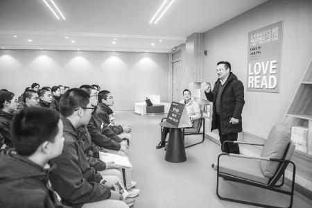           现场进行学术交流，共同孕育发展硕果。 图片由太原市迎泽区融媒体中心提供        