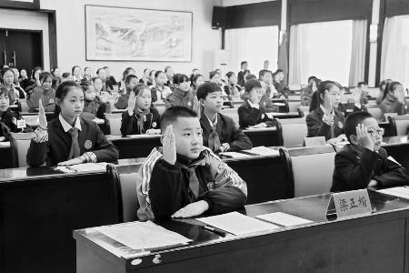           呵护青少年成长 本报记者 刘琴 摄        