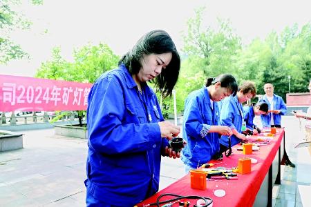           严格执行各项安排部署，全方位推动公司高质量发展。 本组摄影 本报记者 孟存田        