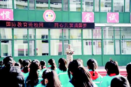           实习生 路诗洁 摄        