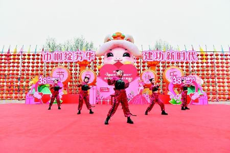           巾帼绽芳华，建功新时代。    图片由晋能控股集团沁秀公司提供        