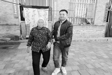           在焦润军心中，群众的事无小事。        