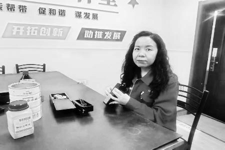           用奋斗擦亮青春底色        