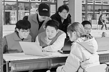           立足校园、服务社会。 图片由山西工程科技职业大学团委提供        