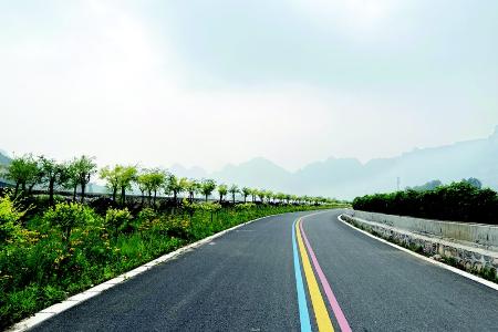           太行一号旅游公路左权段 本组摄影 本报记者 任小芳        