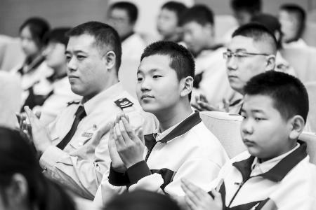           税收宣传进校园，强化青少年对税收知识的认知。        