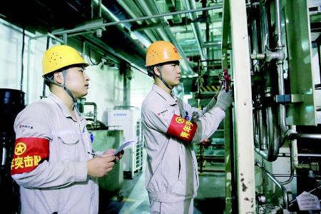           他们用青春与汗水诠释了责任与担当 图片由临汾热电有限责任公司提供        