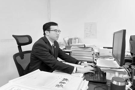          践行为民初心，守护公平正义。        