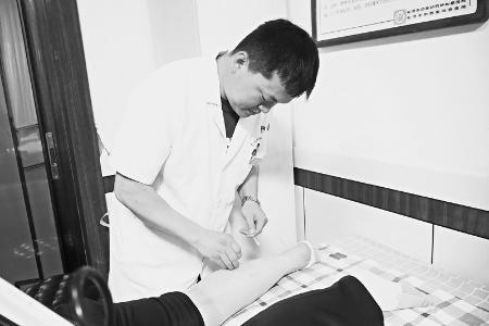           践行医者仁心，护佑人民健康。 见习记者 路诗洁 摄        
