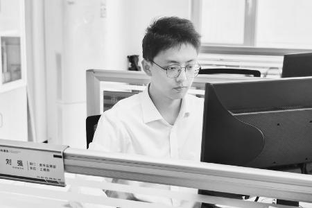           刘强以技能之光点亮青春征程 见习记者 路诗洁 摄        