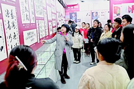           沉浸式体验引领青年传承红色基因、厚植家国情怀。本组图片均由太原学院提供        