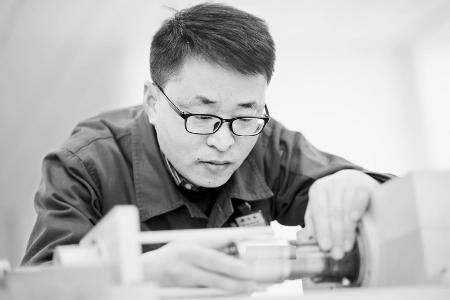           坚持热爱，追寻理想。 郭亮 摄        