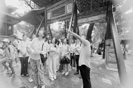           实地探访 图片由山西师范大学文学院提供        