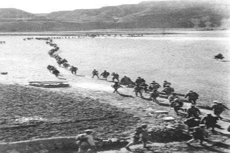           　　　　1937年8月，山西青年抗敌决死队成立。9月，决死队从太原出发，迎敌北上，开赴晋东北，23日，渡过滹沱河，向五台东冶前进。        