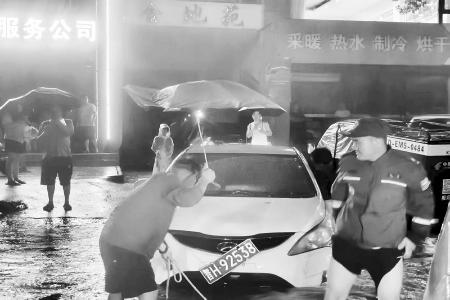           同心聚力，守护万家安宁。 图片由受访集体提供        