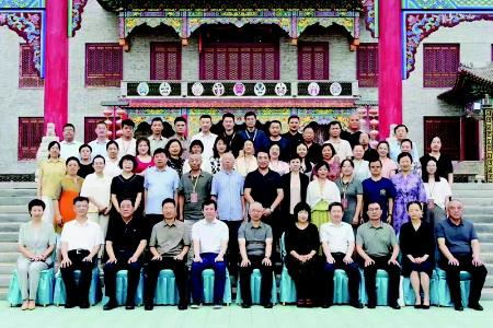           山西省2025年青年文艺评论人才高级研修班合影 图片由山西省文艺评论家协会提供        