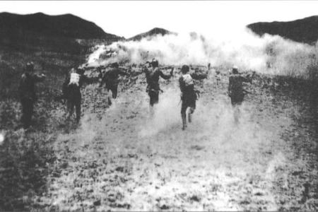               1942年5月，日军“扫荡”晋绥边区腹心区兴县，八路军第一二〇师七一六团与山西新军工卫旅，决死第二、第四纵队将其包围在田家会，歼敌700余人。　据《山西日报》        