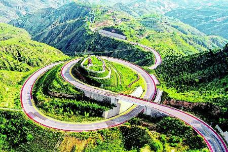           黄河一号旅游公路临汾段 本版图片均为资料图片        
